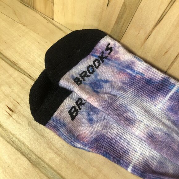 NEW WITH TAGS BROOKS UNISEX FUN SERIOUSLY TEMPO CREW SOCKS PURPLE MEDIUM M - Picture 5 of 5